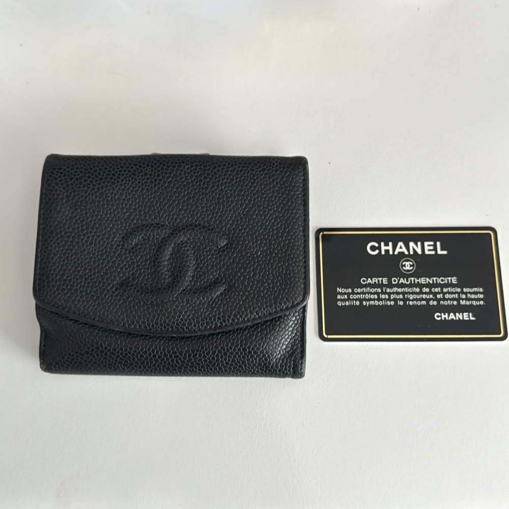 Beautiful vintage Chanel wallet!!
